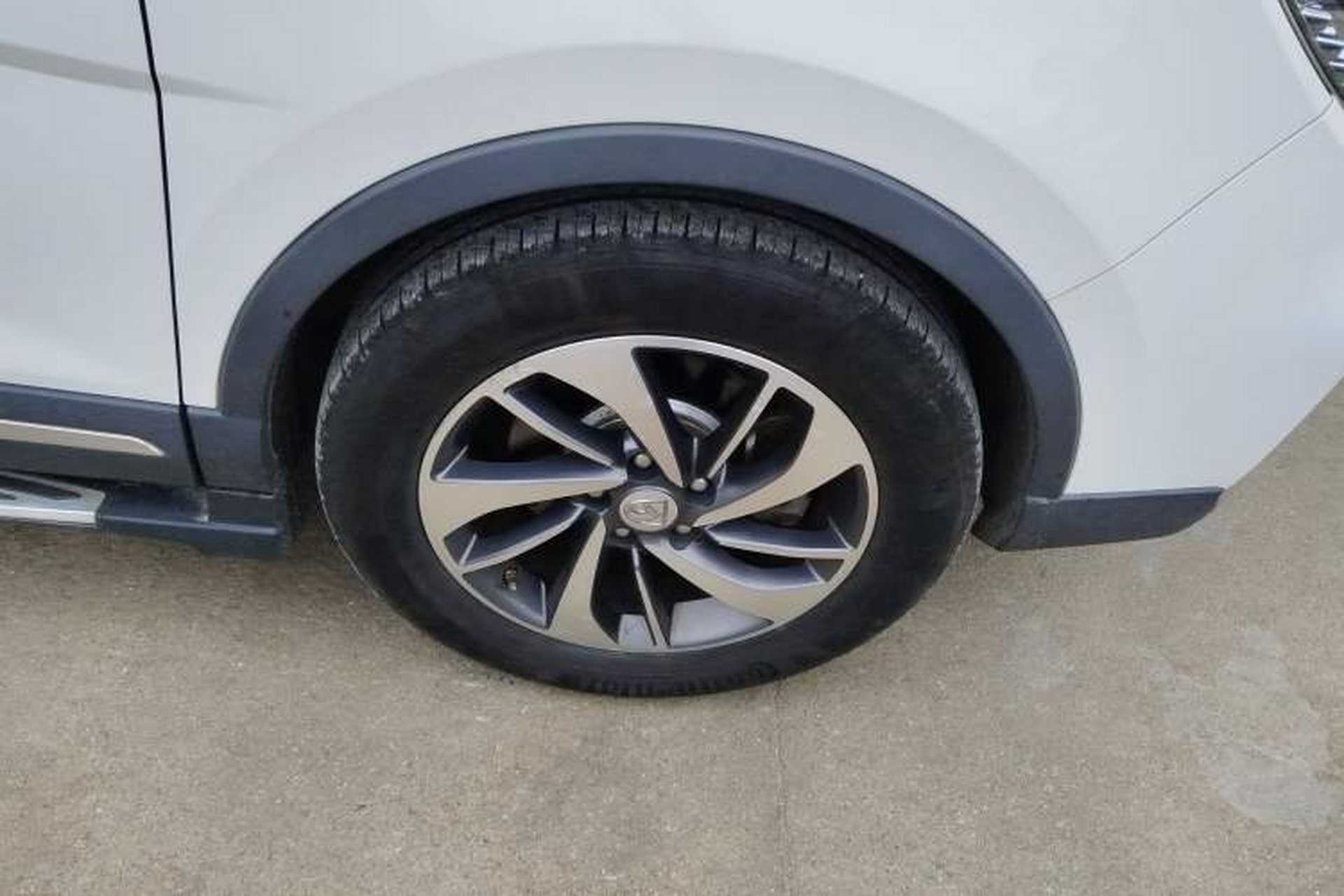 Used Baojun 560 2017 1.5T DCT Flagship Model 7 Seats Right Front Wheel Hub