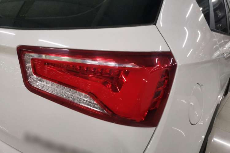 Used Baojun 560 2017 1.8L iAMT Comfort Model Right Rear Taillight