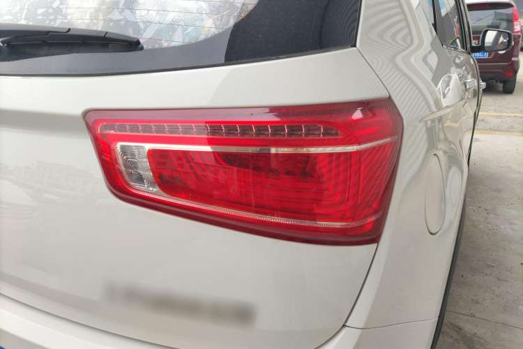 Used Baojun 560 2017 Rhythmic Edition 1.5T Manual Premium Model Right Rear Taillight