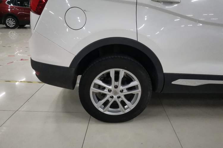Used Baojun 560 2017 1.8L iAMT Comfort Model Right Rear Wheel Hub