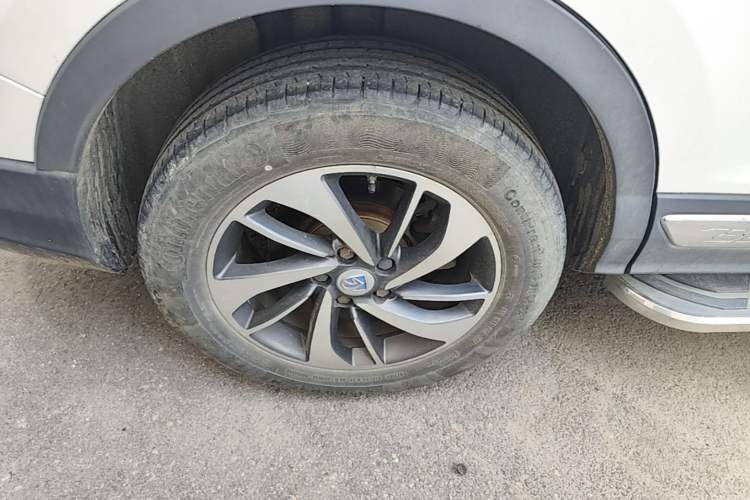 Used Baojun 560 2017 1.5T DCT Flagship Model 7 Seats Right Rear Wheel Hub