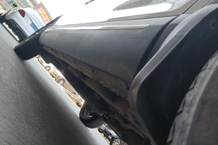 Used Baojun 560 2017 Rhythmic Edition 1.8L iAMT Prestige Model Right Side Sill