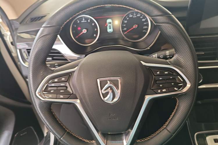 Used Baojun 560 2017 1.5T DCT Flagship Model 7 Seats Steering Wheel