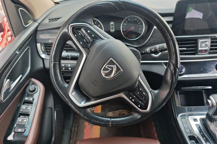 Used Baojun 560 2017 1.5T DCT Flagship Model 7 Seats Steering Wheel