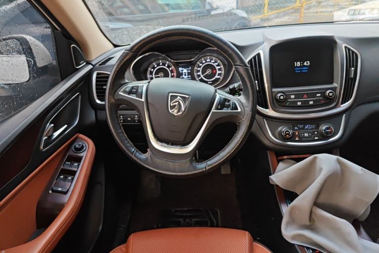 Used Baojun 560 2017 Rhythmic Edition 1.8L iAMT Prestige Model Steering Wheel