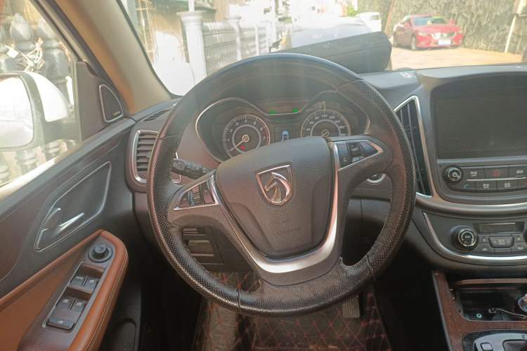 Used Baojun 560 2017 Rhythmic Edition 1.8L iAMT Prestige Model Steering Wheel
