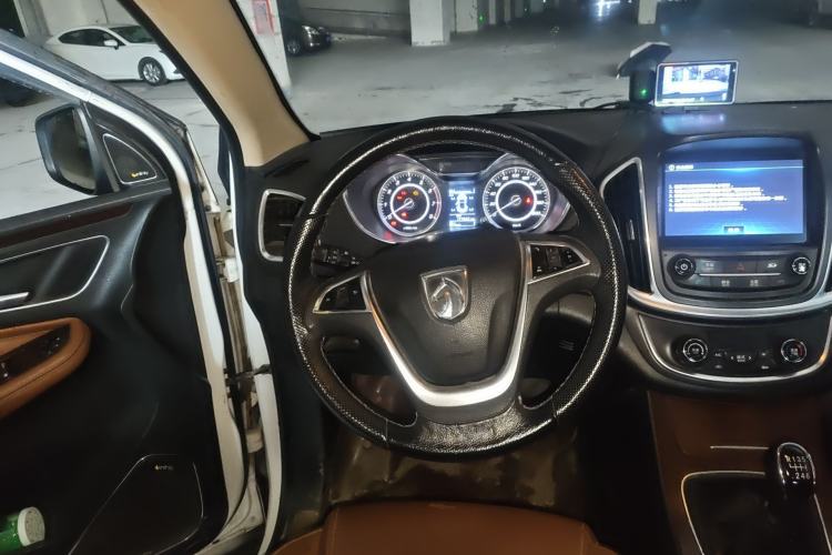 Used Baojun 560 2017 Rhythmic Edition 1.5T Manual Enjoyment Model Steering Wheel