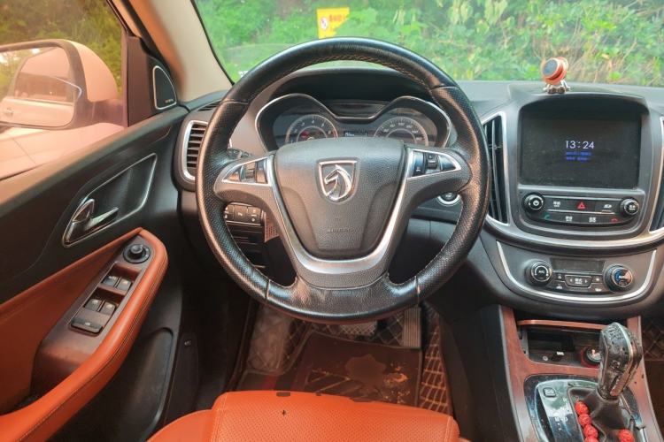 Used Baojun 560 2017 Rhythmic Edition 1.8L iAMT Prestige Model Steering Wheel