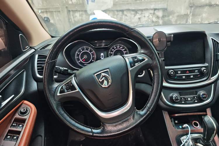 Used Baojun 560 2017 Rhythmic Edition 1.8L iAMT Prestige Model Steering Wheel