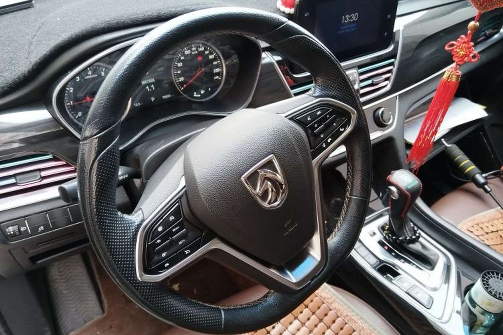 Used Baojun 560 2017 1.5T DCT Flagship Model 7 Seats Steering Wheel
