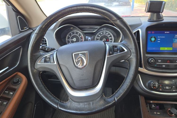 Used Baojun 560 2017 Rhythmic Edition 1.5T Manual Premium Model Steering Wheel
