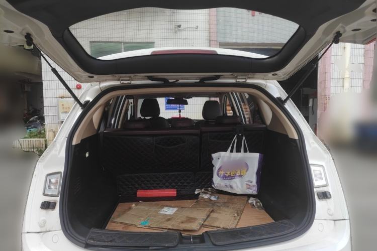 Used Baojun 560 2017 1.5T DCT Flagship Model Trunk