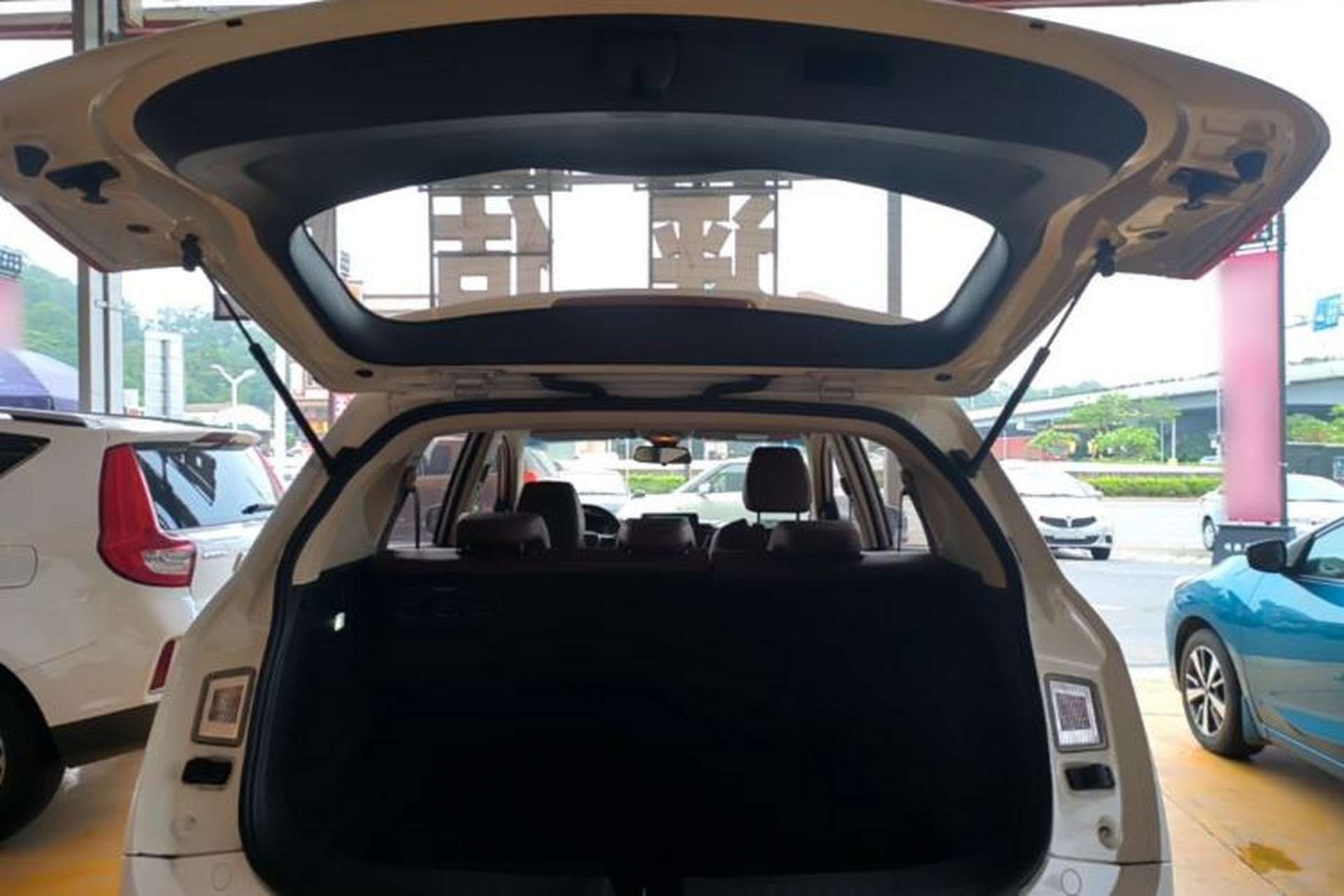 Used Baojun 560 2017 1.5T DCT Prestige Edition Trunk