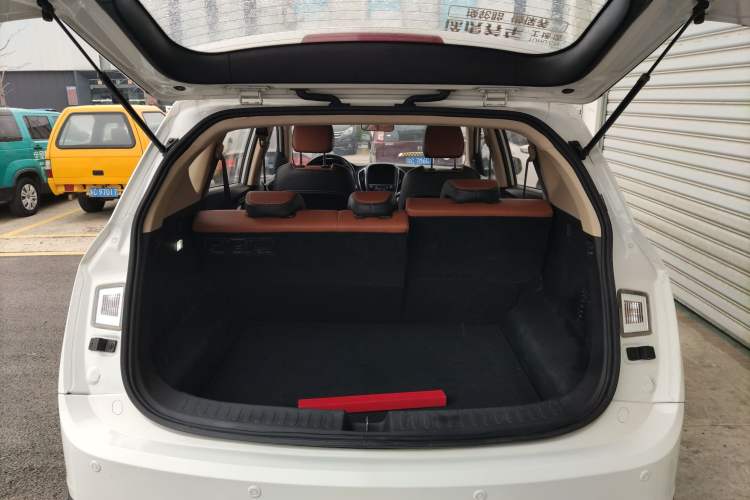 Used Baojun 560 2017 Rhythmic Edition 1.5T Manual Premium Model Trunk