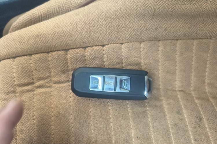Used Baojun 560 2017 Rhythmic Edition 1.5T Manual Premium Model Vehicle Key