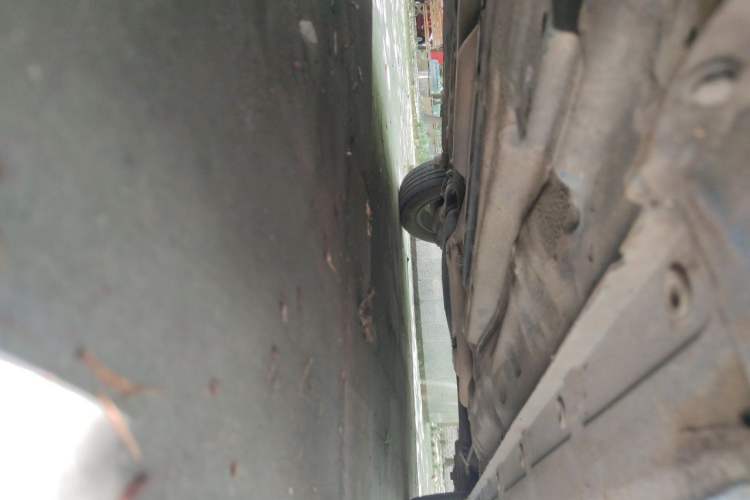Used Baojun 610 2014 1.5L automatic luxury version Chassis Front Left