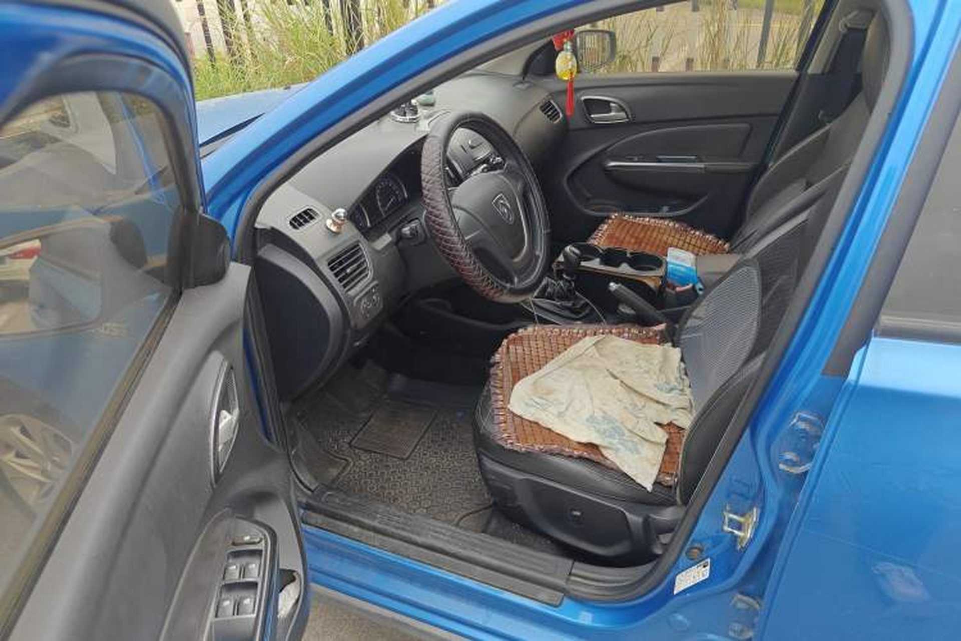 Used Baojun 610 2014 CROSS 1.5L Manual Comfort Model Driver Seat
