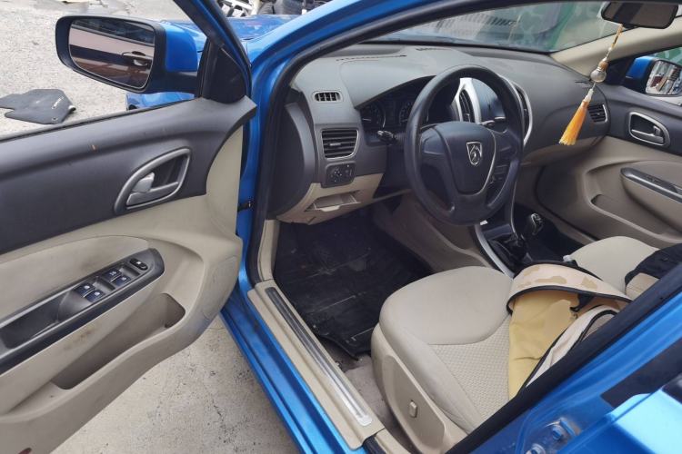 Used Baojun 610 2014 1.5L manual Comfort trim level Driver Seat