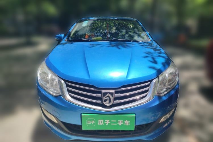 Used Baojun 610 2014 1.5L automatic luxury version Front