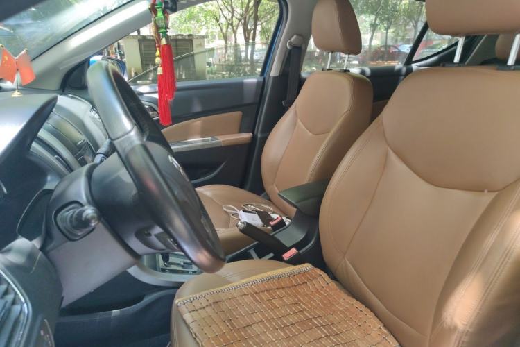 Used Baojun 610 2014 1.5L automatic luxury version Left Front Seat