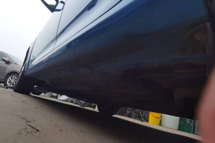 Used Baojun 610 2014 1.5L manual Comfort trim level Left Side Sill