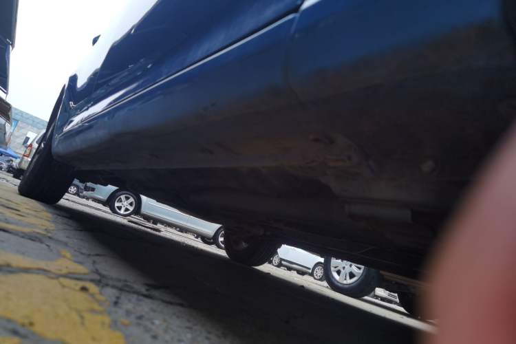 Used Baojun 610 2014 1.5L manual Comfort trim level Right Side Sill