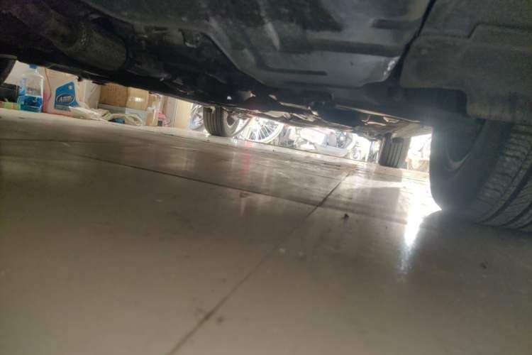 Used Baojun 610 2014 1.5L automatic luxury version Chassis Front Left