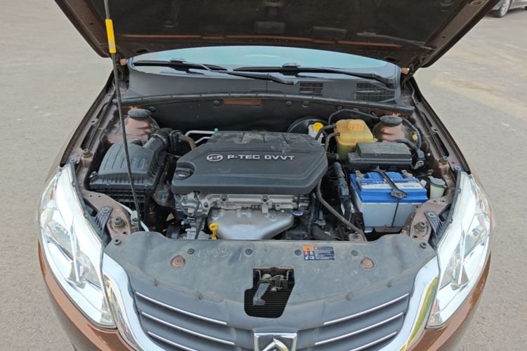 Used Baojun 610 2014 1.5L automatic luxury version Engine Bay