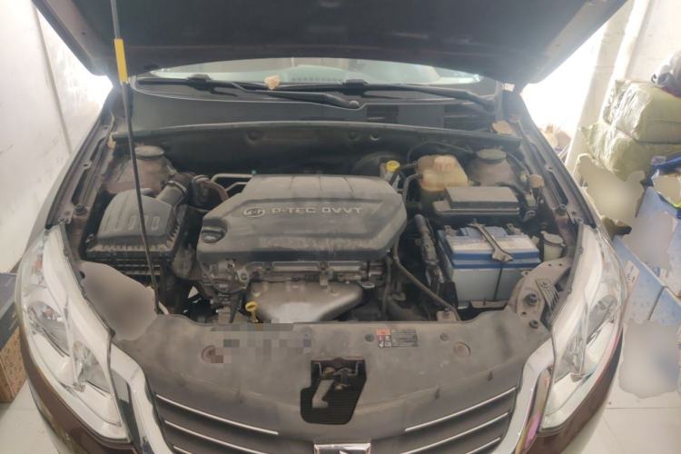 Used Baojun 610 2014 1.5L automatic luxury version Engine Bay