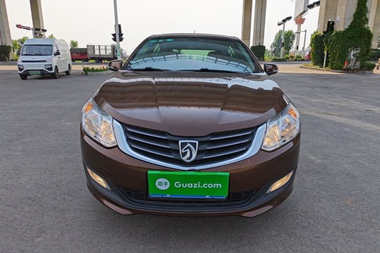 Used Baojun 610 2014 1.5L automatic luxury version Front