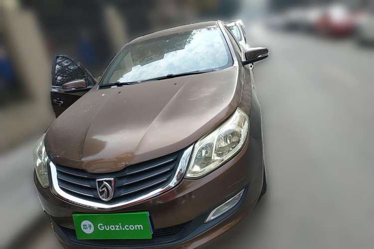Used Baojun 610 2014 1.5L automatic luxury version Front