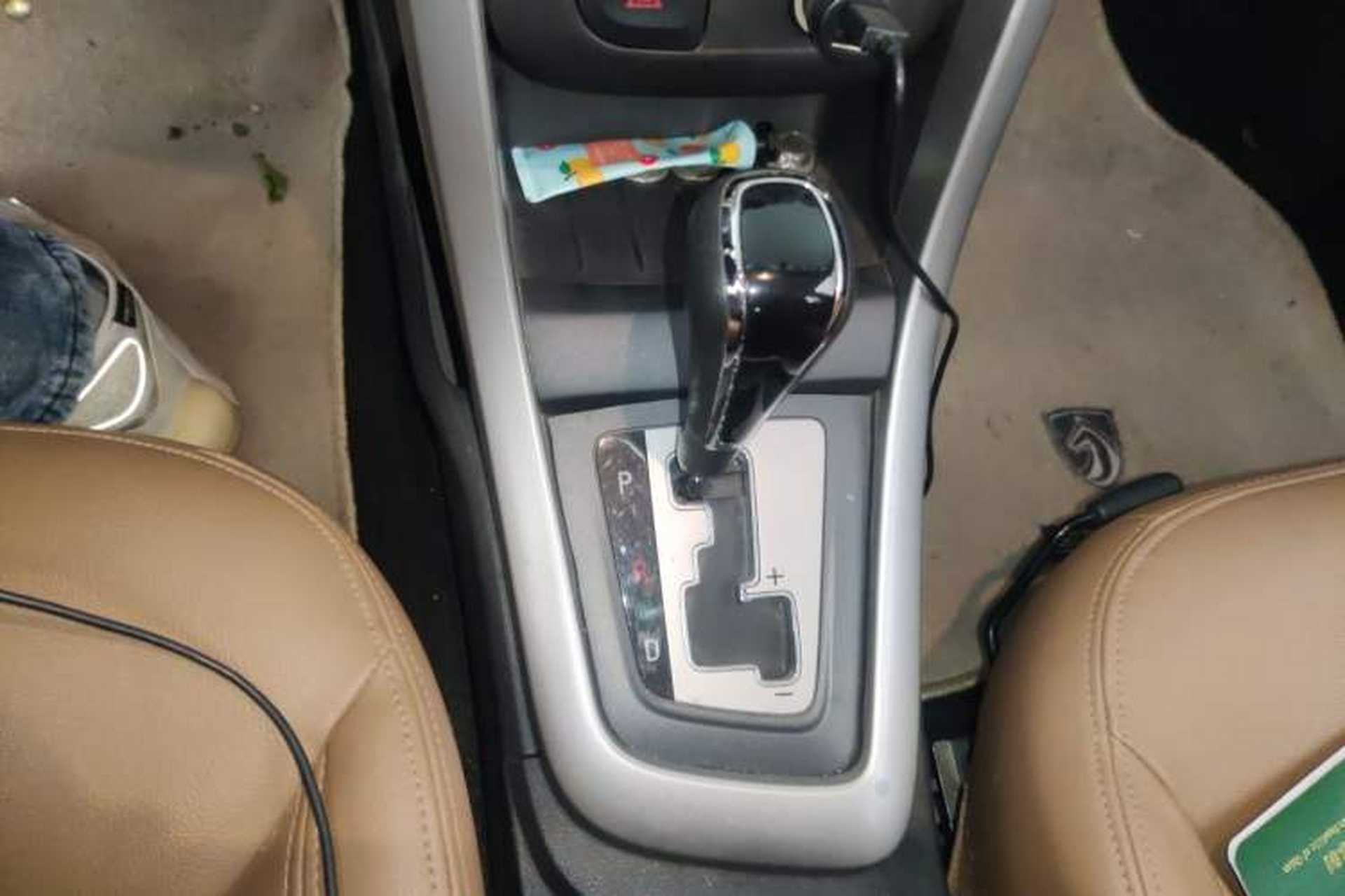 Used Baojun 610 2014 1.5L automatic luxury version Gear Lever