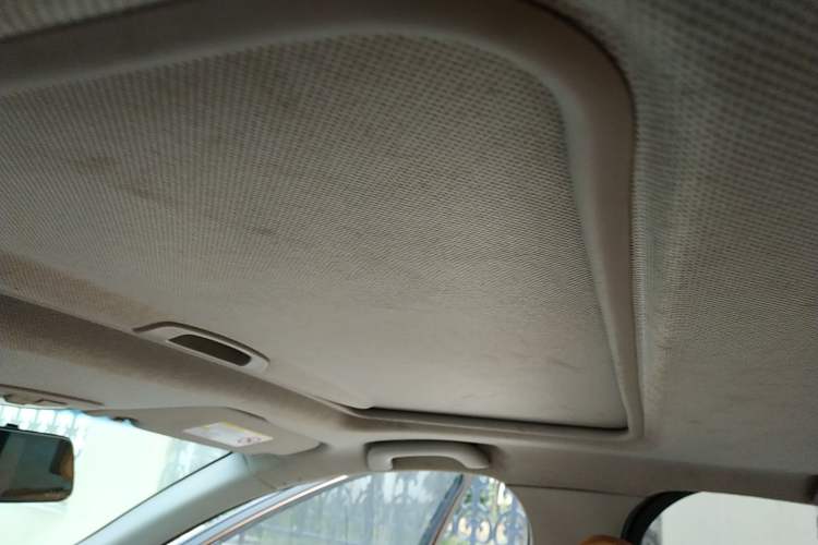 Used Baojun 610 2014 1.5L automatic luxury version Headliner