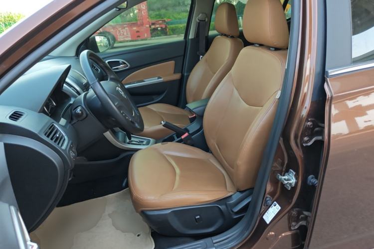 Used Baojun 610 2014 1.5L automatic luxury version Left Front Seat