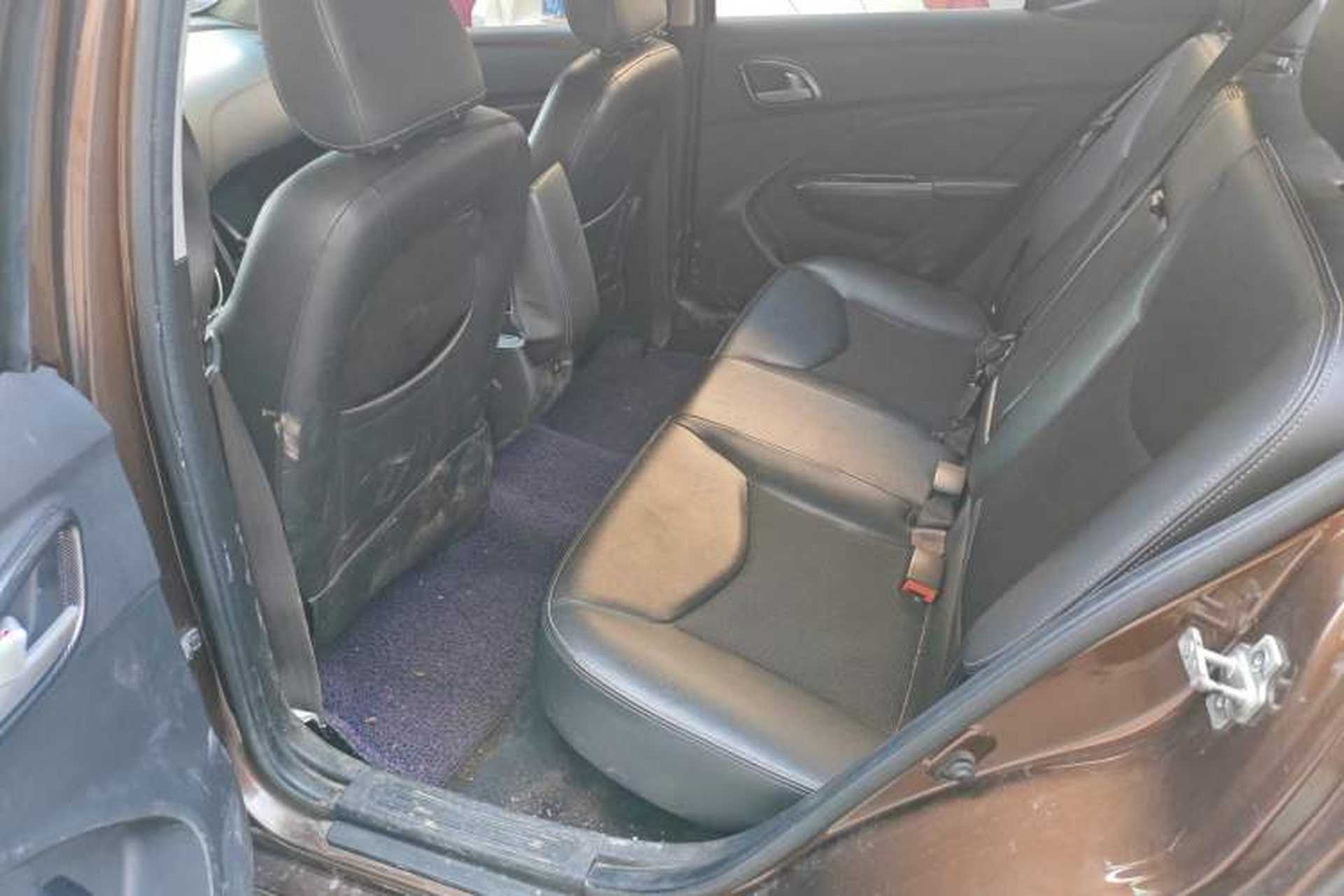 Used Baojun 610 2014 CROSS 1.5L Manual Comfort Model Left Rear Seat