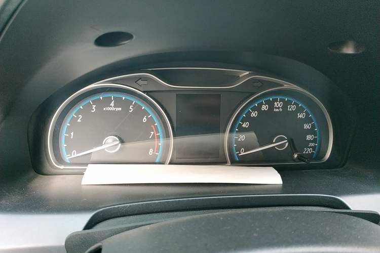 Used Baojun 610 2014 1.5L automatic luxury version Odometer Close Up
