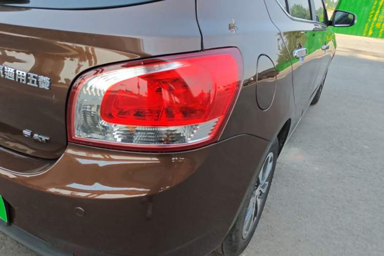Used Baojun 610 2014 1.5L automatic luxury version Right Rear Taillight