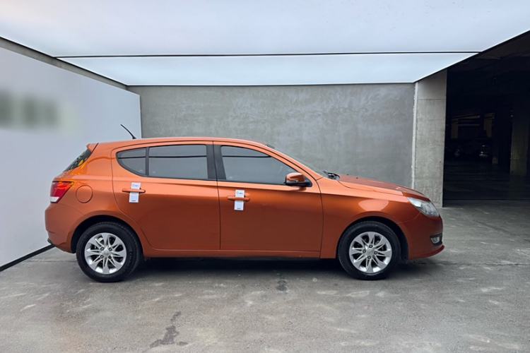 Used Baojun 610 2014 1.5L manual Comfort trim level Exterior 3