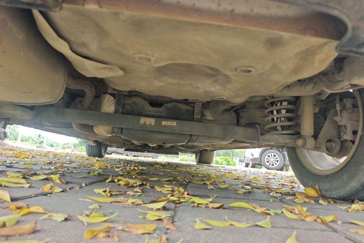 Used Baojun 610 2014 1.5L manual Comfort trim level Chassis Rear