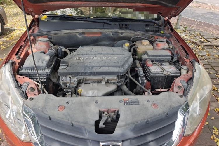 Used Baojun 610 2014 1.5L manual Comfort trim level Engine Bay