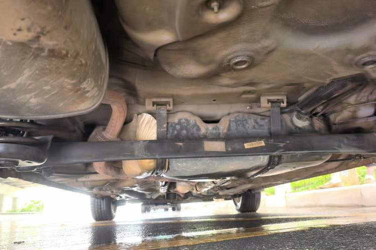 Used Baojun 610 2014 1.5L manual Comfort trim level Chassis Rear