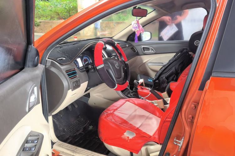 Used Baojun 610 2014 1.5L manual Comfort trim level Driver Seat