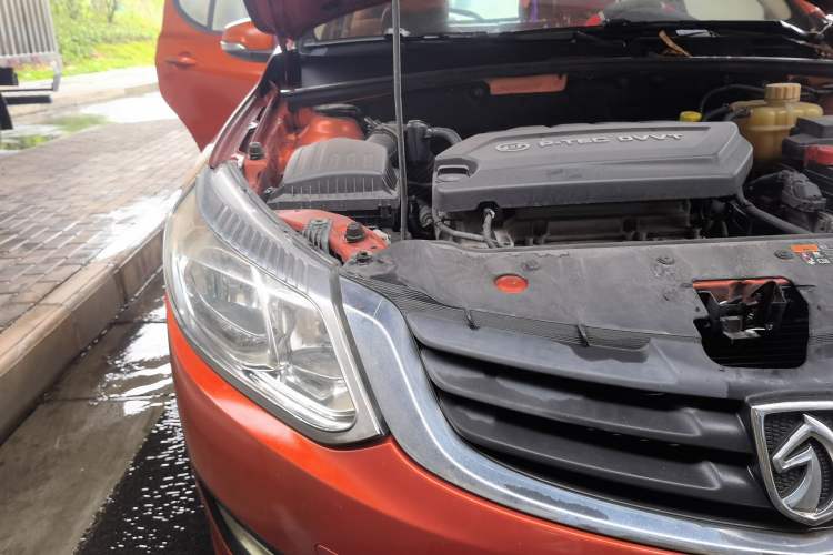 Used Baojun 610 2014 1.5L manual Comfort trim level Right Front Headlight