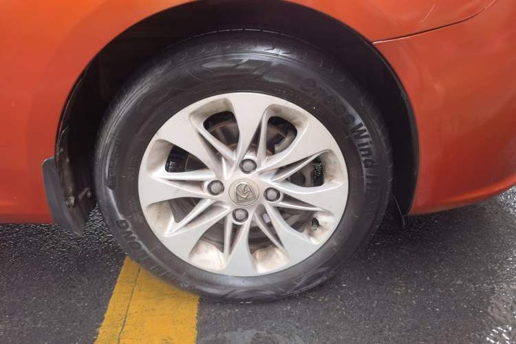 Used Baojun 610 2014 1.5L manual Comfort trim level Right Front Wheel Hub