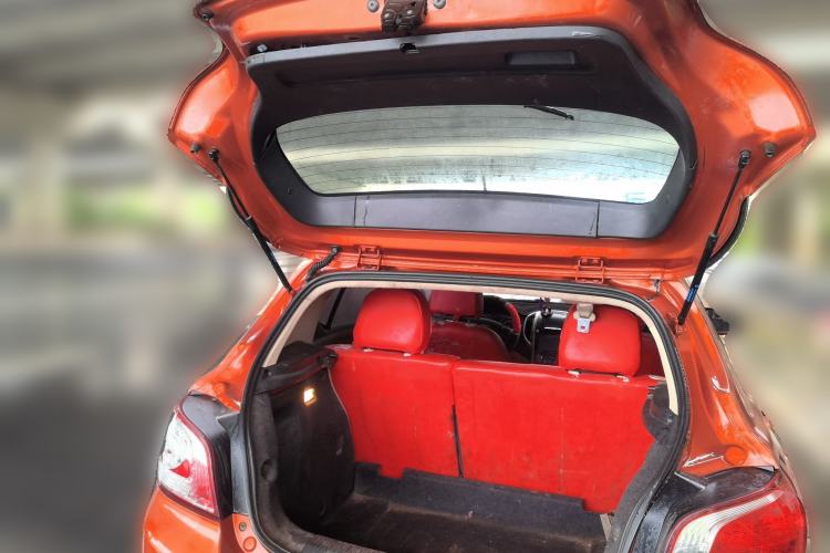 Used Baojun 610 2014 1.5L manual Comfort trim level Trunk