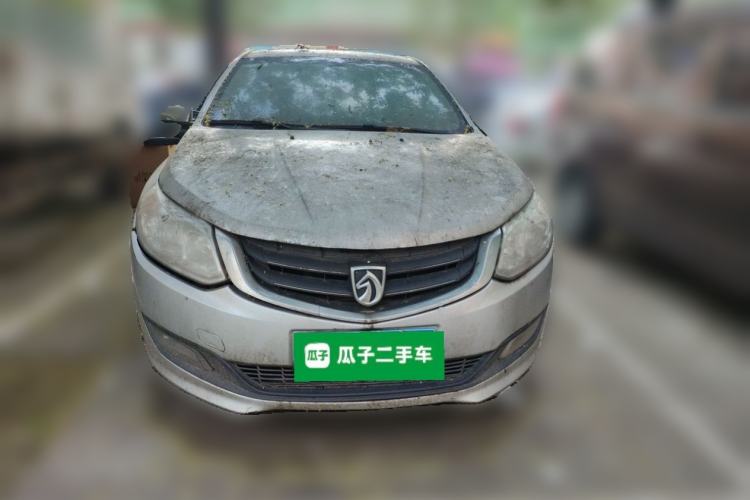 Used Baojun 610 2014 1.5L automatic luxury version Front
