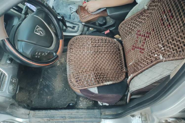 Used Baojun 610 2014 1.5L automatic luxury version Left Front Seat