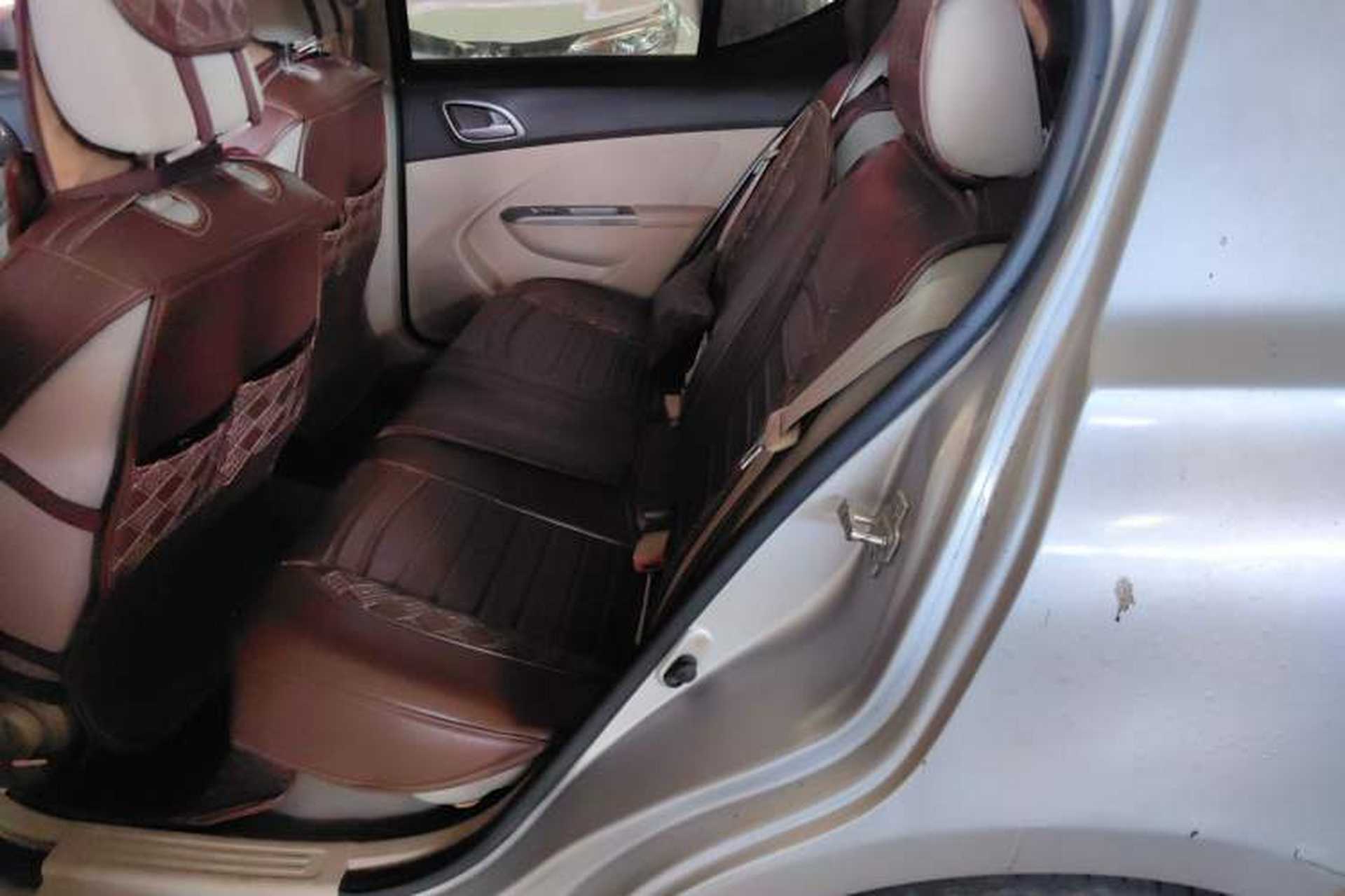 Used Baojun 610 2014 1.5L automatic comfort version Left Rear Seat