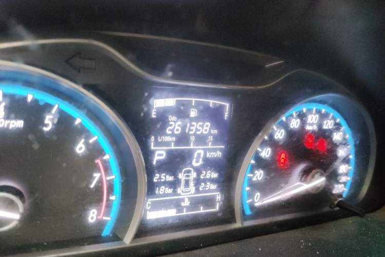 Used Baojun 610 2014 1.5L automatic luxury version Odometer Close Up
