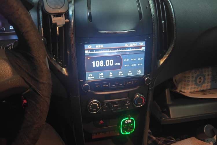 Used Baojun 610 2014 CROSS 1.5L Manual Comfort Model Audio And AC Panel